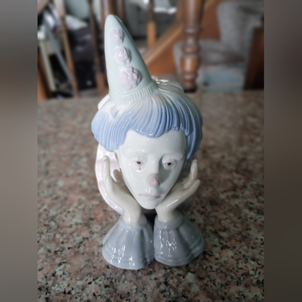 Vintage,Thinking Clown, in Paul Sebastian Jester Pose, Porcelain Figurine, Meico